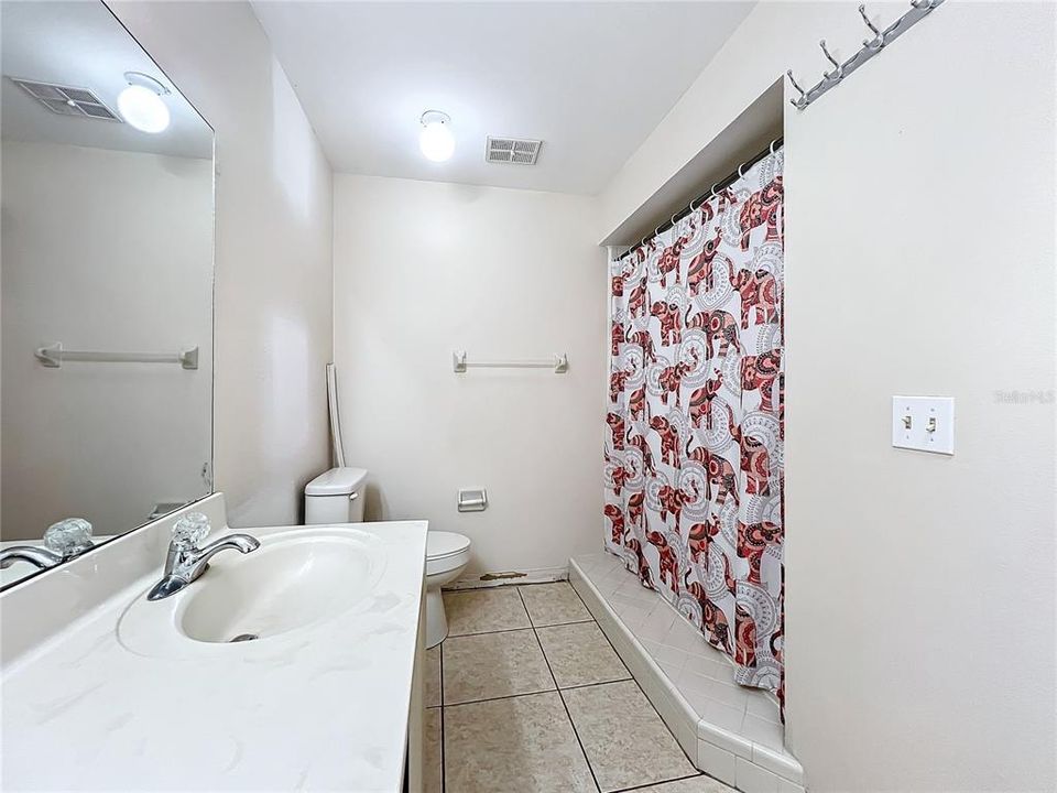 For Sale: $399,900 (3 beds, 2 baths, 1465 Square Feet)