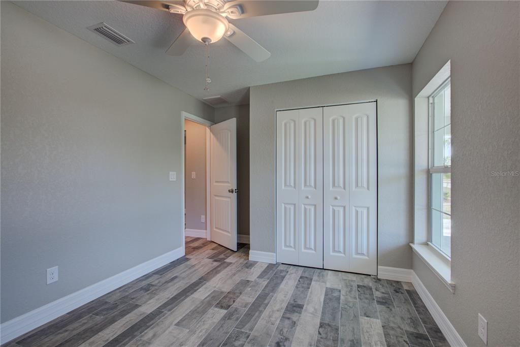 For Sale: $329,900 (3 beds, 2 baths, 1663 Square Feet)