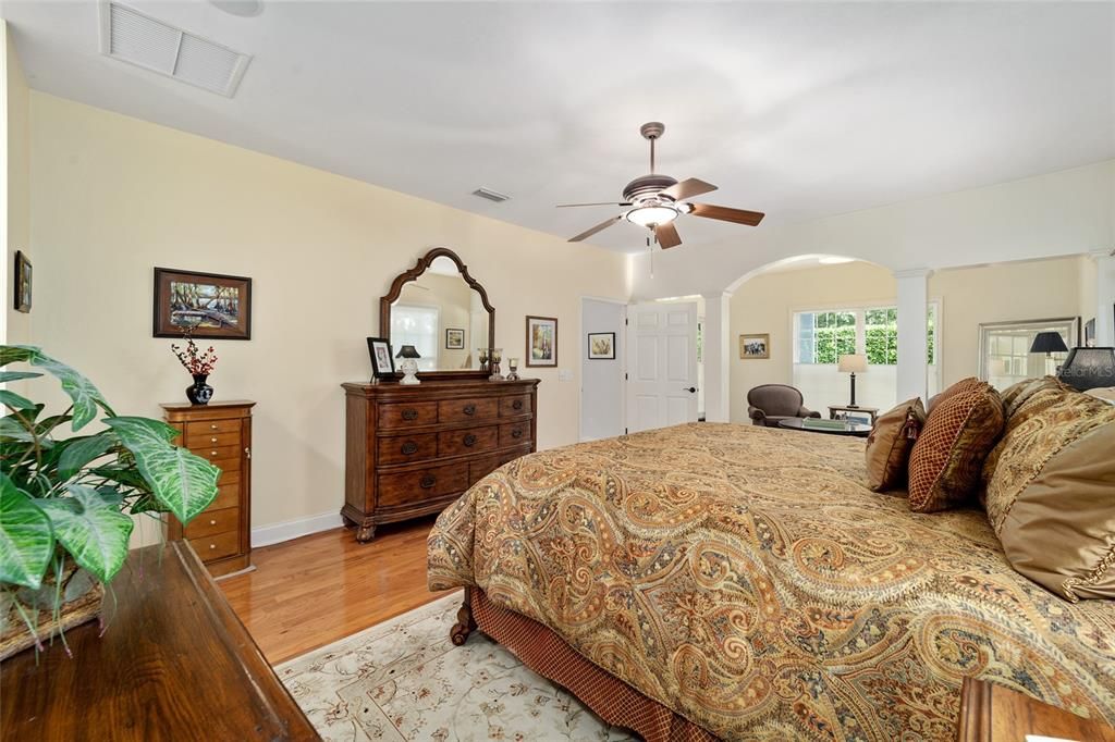 LOOKING TOWARDS OWNER'S SUITE SITTING ROOM