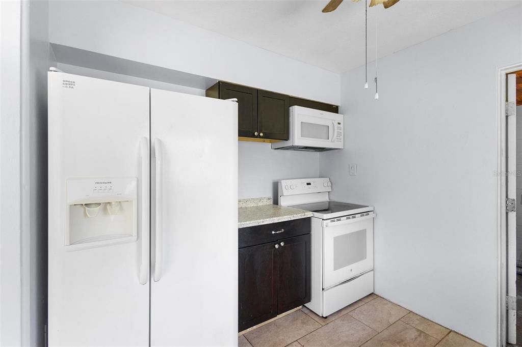 For Sale: $315,000 (2 beds, 1 baths, 1336 Square Feet)