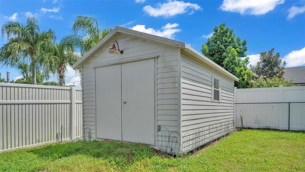 For Sale: $349,999 (3 beds, 2 baths, 1609 Square Feet)