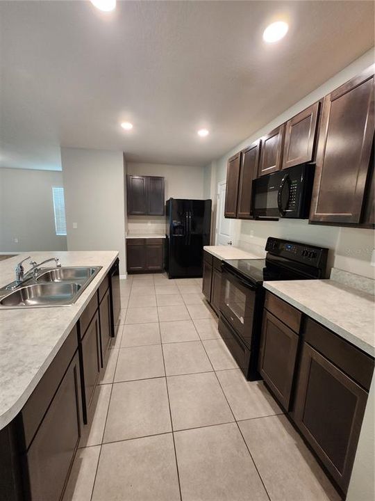 Active With Contract: $2,295 (4 beds, 2 baths, 2324 Square Feet)