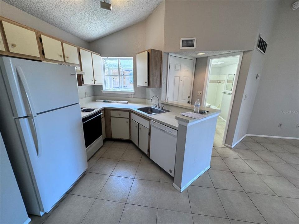 For Rent: $1,150 (1 beds, 1 baths, 526 Square Feet)