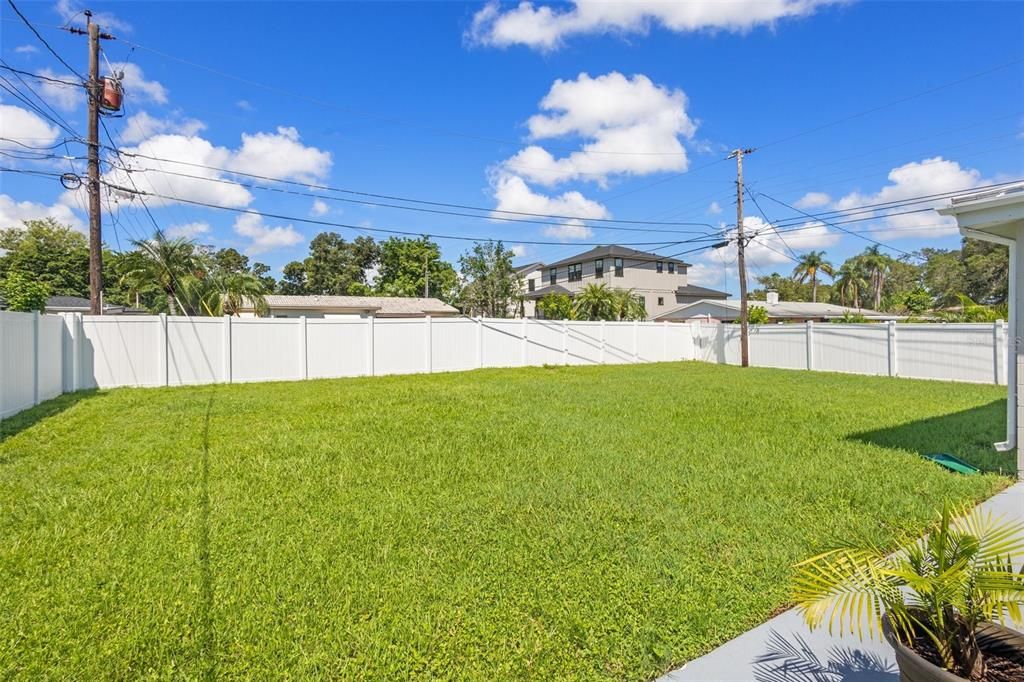 For Sale: $599,000 (3 beds, 2 baths, 1926 Square Feet)