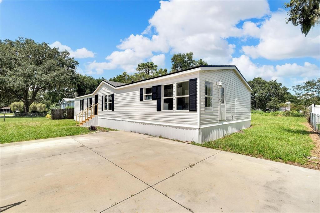 Active With Contract: $250,500 (4 beds, 2 baths, 1736 Square Feet)