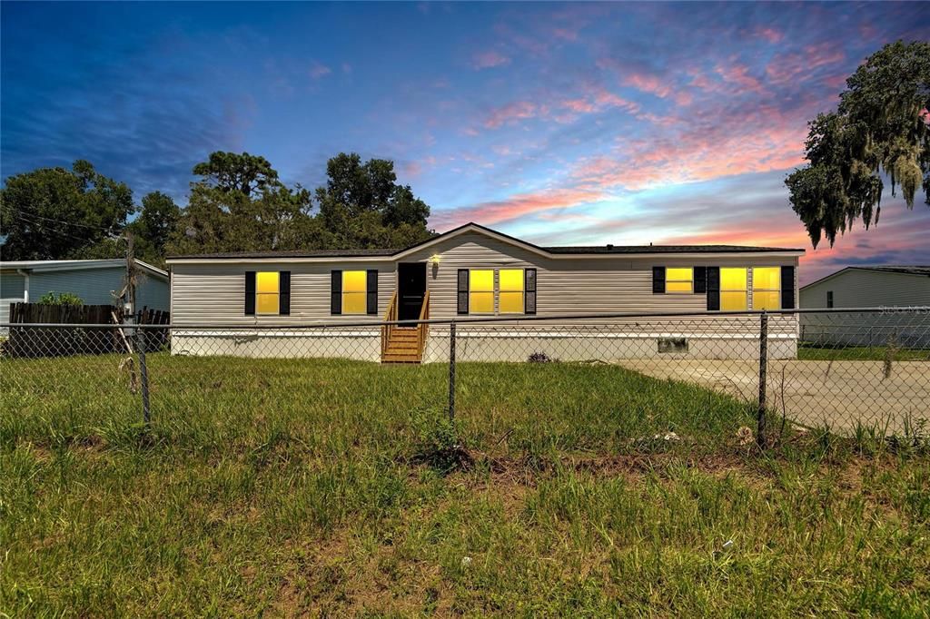 Active With Contract: $250,500 (4 beds, 2 baths, 1736 Square Feet)