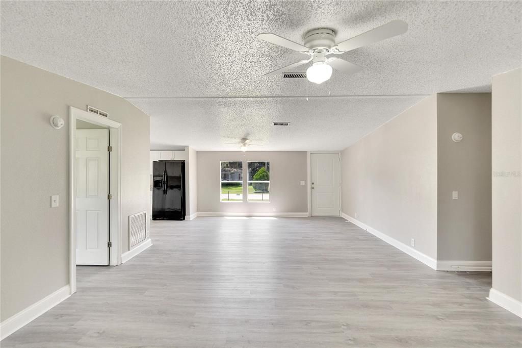 Active With Contract: $250,500 (4 beds, 2 baths, 1736 Square Feet)