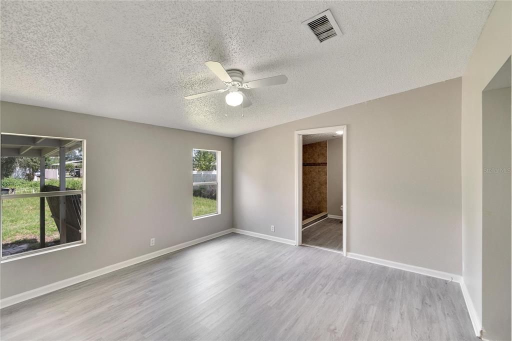 Active With Contract: $250,500 (4 beds, 2 baths, 1736 Square Feet)