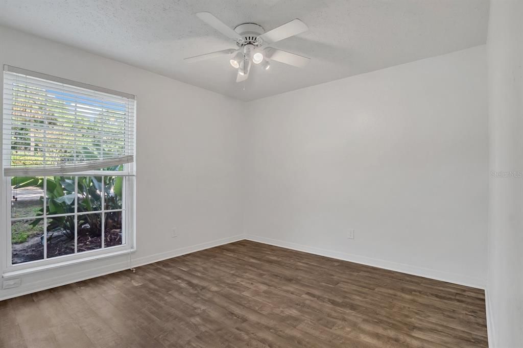 Active With Contract: $1,345 (2 beds, 1 baths, 828 Square Feet)