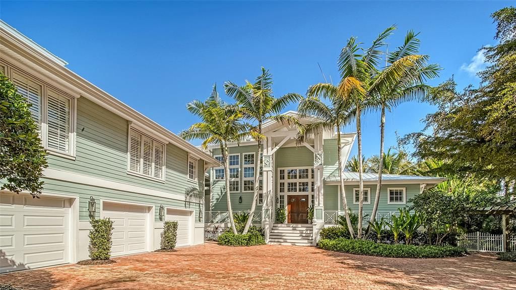 Active With Contract: $10,995,000 (5 beds, 5 baths, 6838 Square Feet)