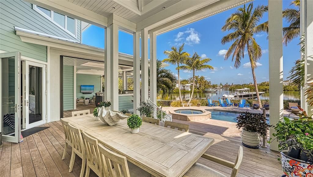 Active With Contract: $10,995,000 (5 beds, 5 baths, 6838 Square Feet)