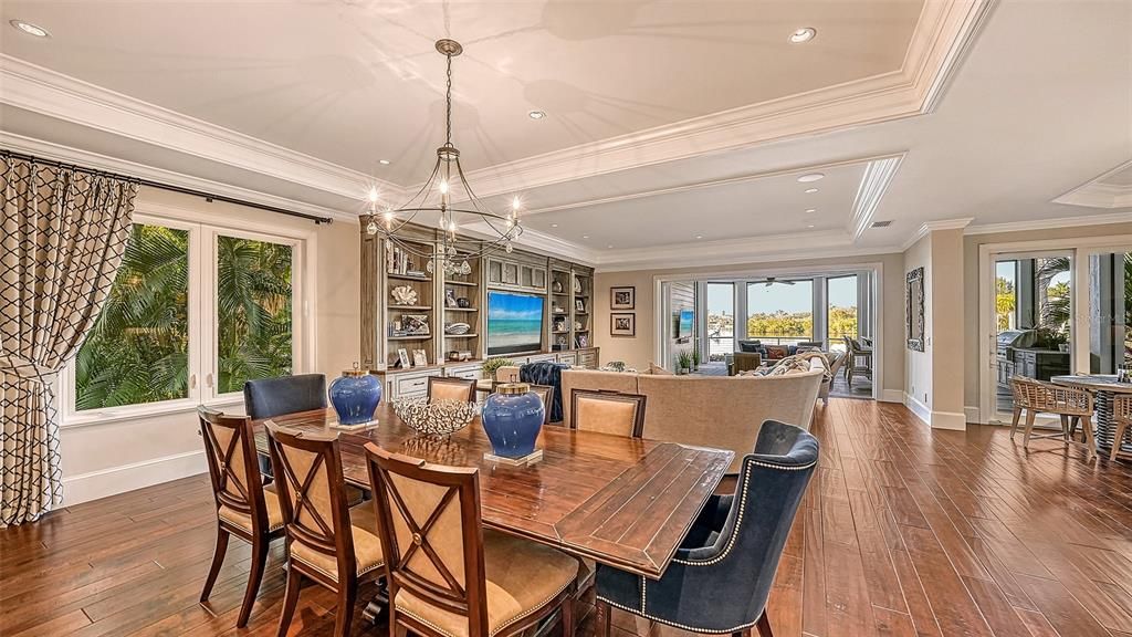 Active With Contract: $10,995,000 (5 beds, 5 baths, 6838 Square Feet)