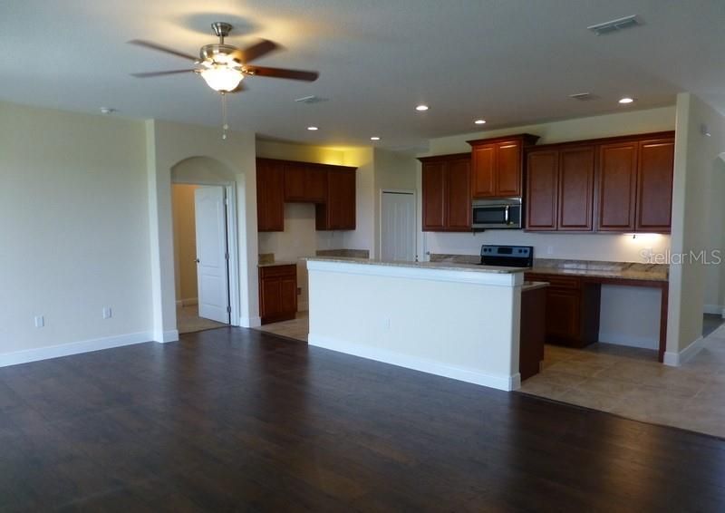 For Rent: $1,970 (3 beds, 2 baths, 1797 Square Feet)