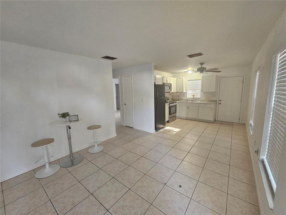 For Rent: $1,750 (2 beds, 2 baths, 1280 Square Feet)