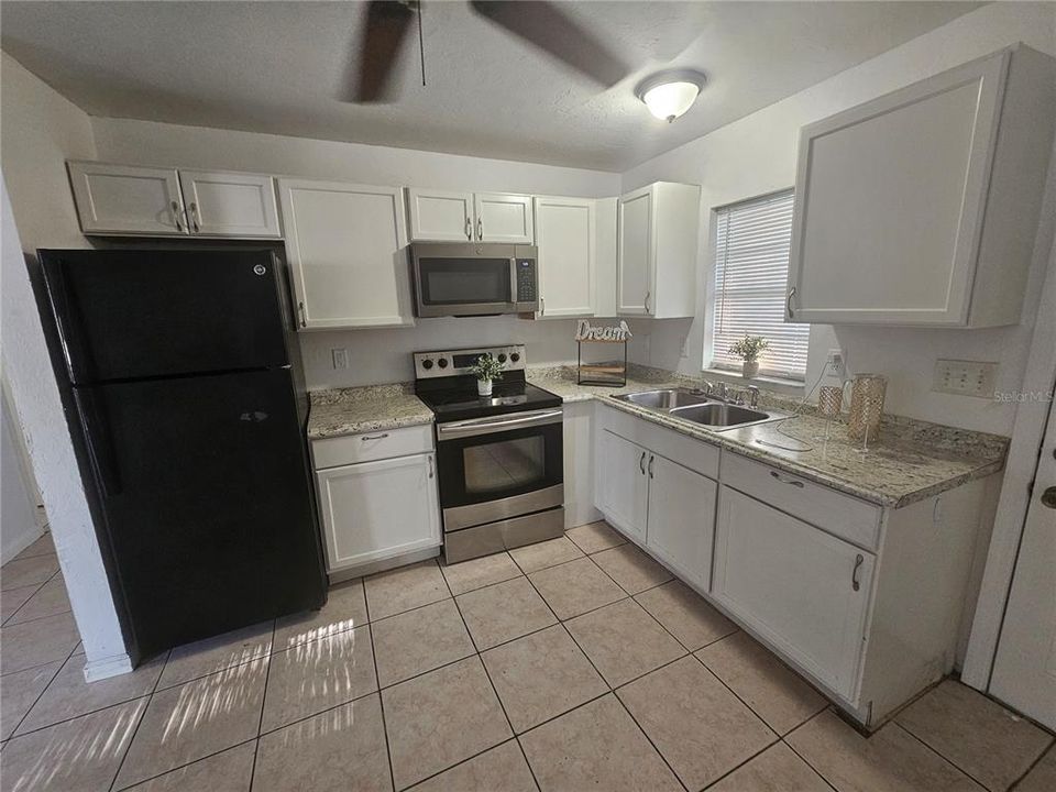 For Rent: $1,750 (2 beds, 2 baths, 1280 Square Feet)