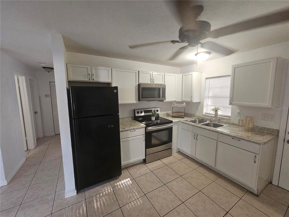 For Rent: $1,750 (2 beds, 2 baths, 1280 Square Feet)