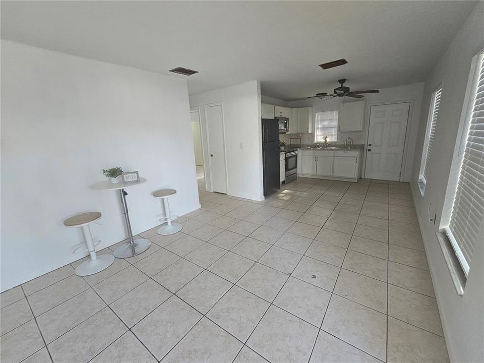 For Rent: $1,750 (2 beds, 2 baths, 1280 Square Feet)