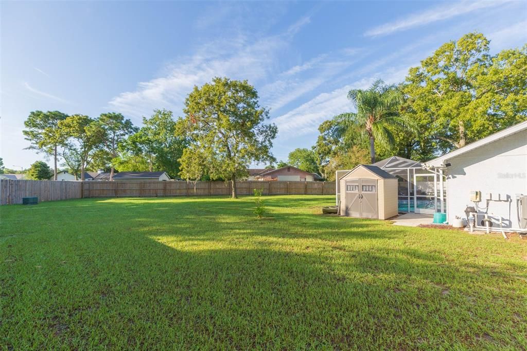 Active With Contract: $320,000 (3 beds, 2 baths, 1253 Square Feet)