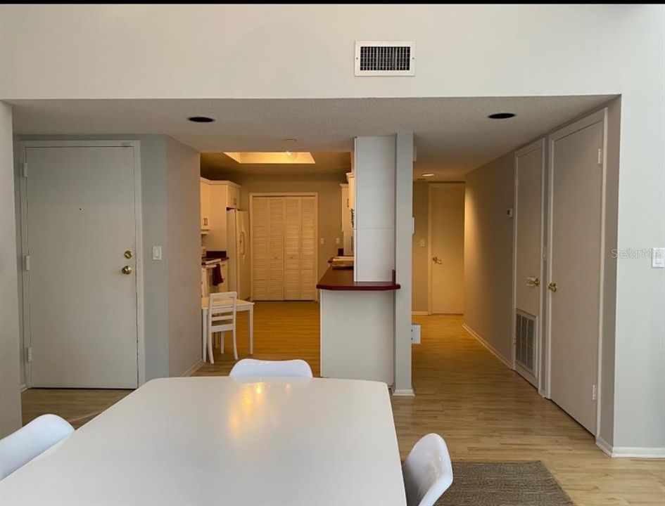 Active With Contract: $2,750 (2 beds, 2 baths, 1305 Square Feet)