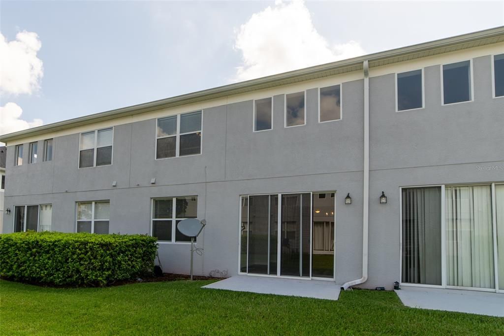 Active With Contract: $2,200 (3 beds, 3 baths, 2072 Square Feet)