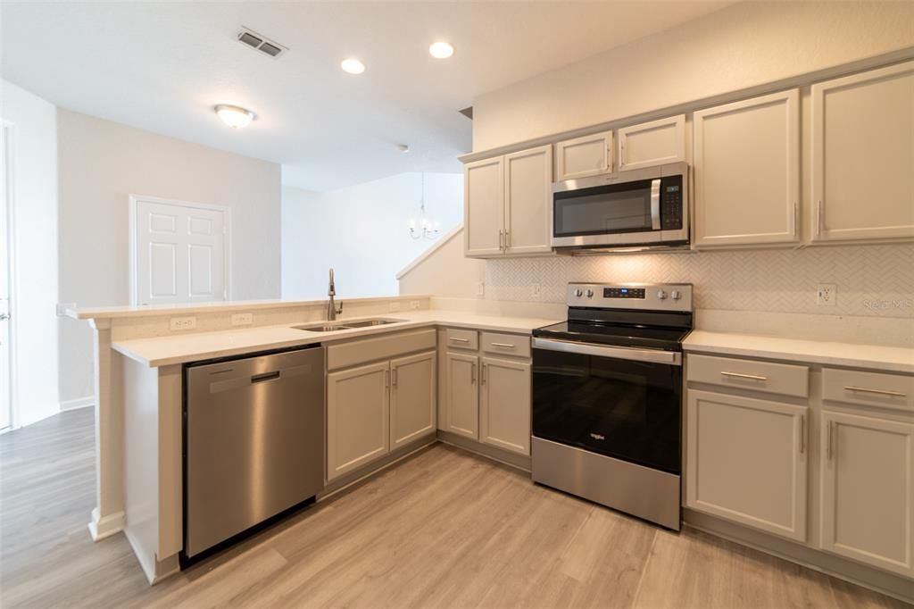 Active With Contract: $2,200 (3 beds, 3 baths, 2072 Square Feet)