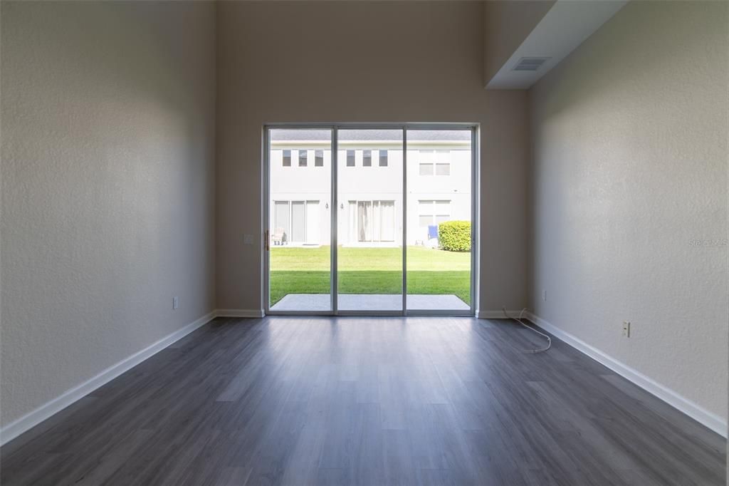 Active With Contract: $2,200 (3 beds, 3 baths, 2072 Square Feet)