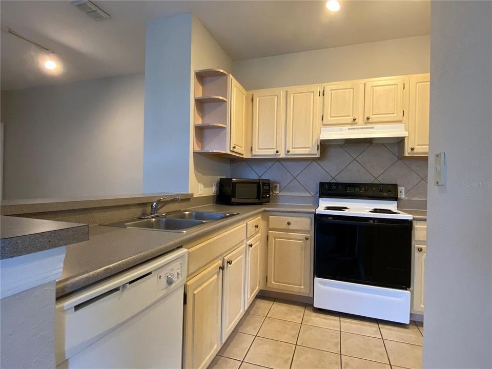 For Rent: $1,550 (2 beds, 2 baths, 1048 Square Feet)