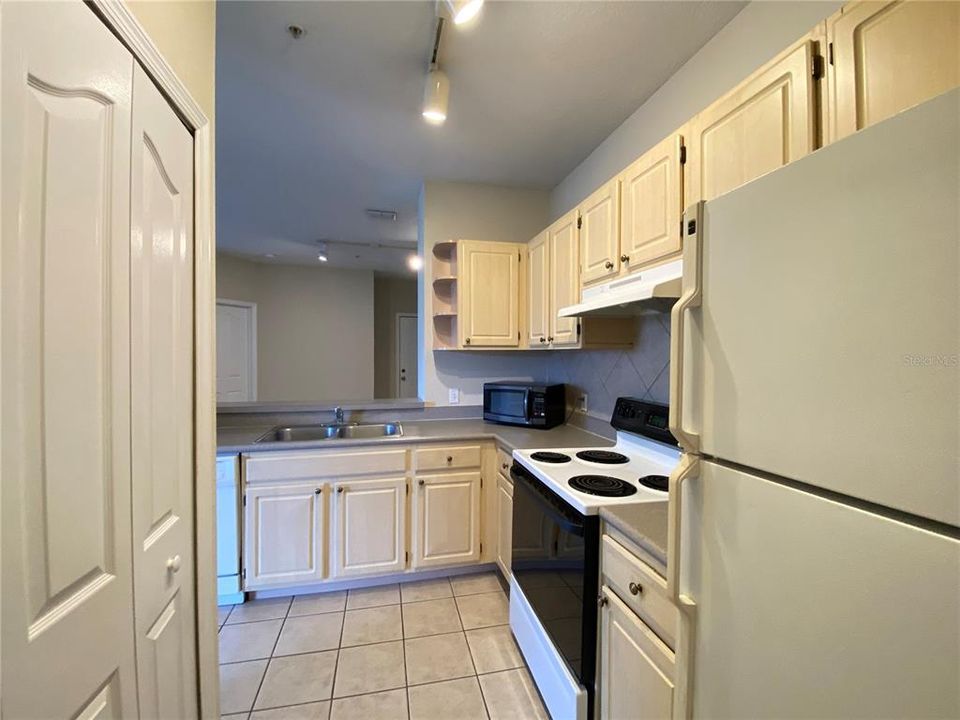 For Rent: $1,550 (2 beds, 2 baths, 1048 Square Feet)