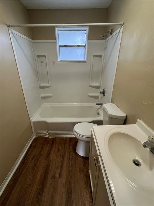 For Rent: $1,150 (2 beds, 1 baths, 720 Square Feet)