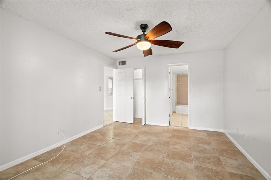 For Rent: $1,750 (2 beds, 2 baths, 1035 Square Feet)