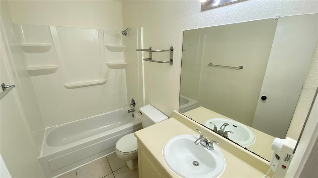 For Rent: $1,850 (2 beds, 2 baths, 937 Square Feet)