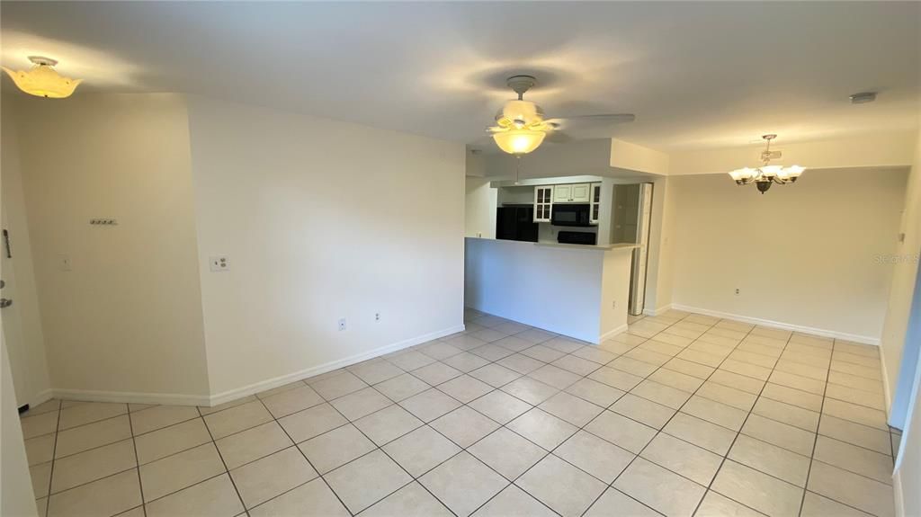 For Rent: $1,850 (2 beds, 2 baths, 937 Square Feet)