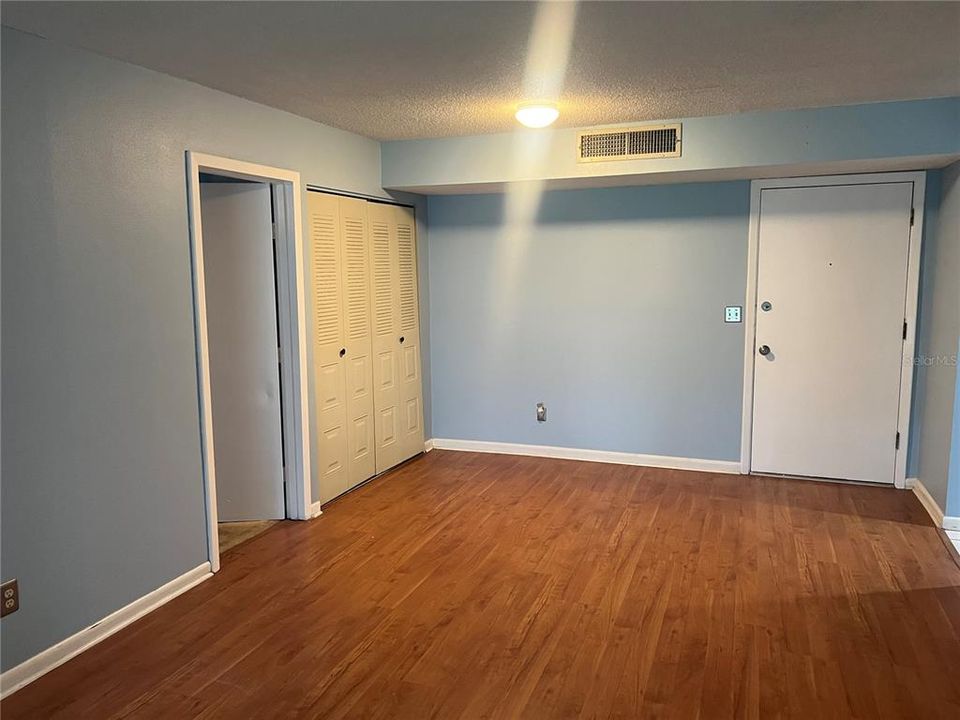 For Rent: $1,500 (2 beds, 2 baths, 925 Square Feet)