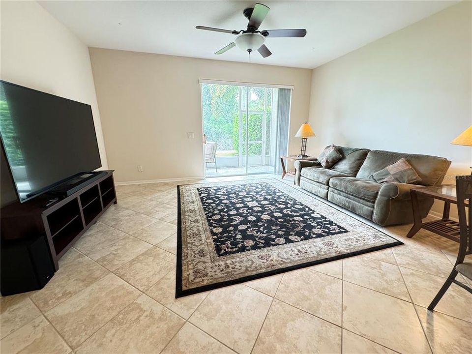 Active With Contract: $325,000 (3 beds, 2 baths, 1756 Square Feet)