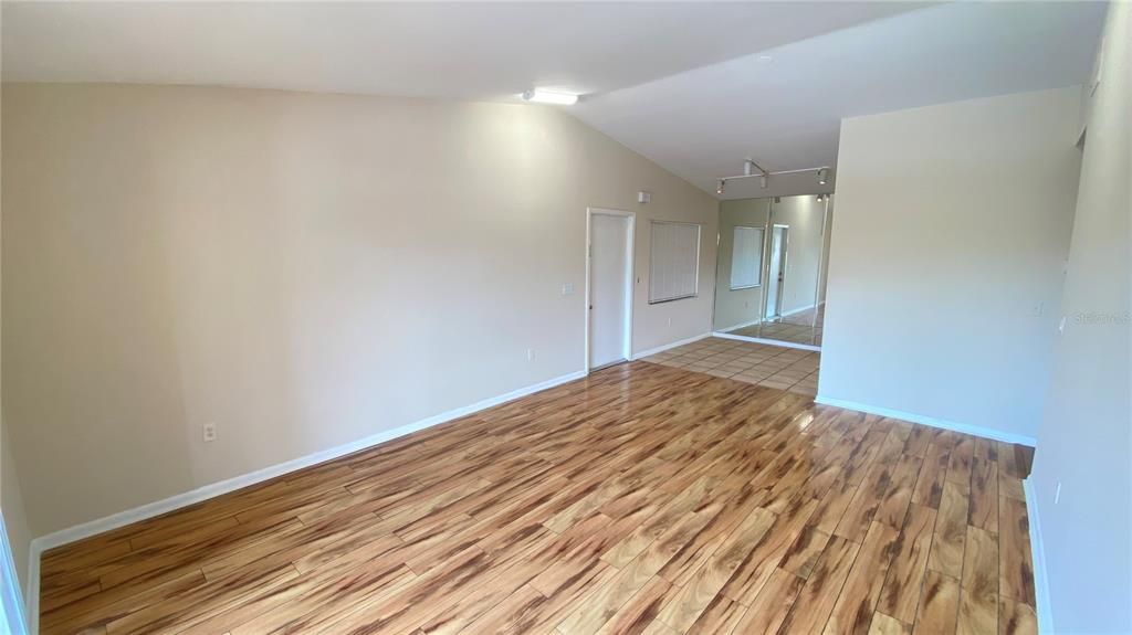 For Rent: $1,650 (2 beds, 2 baths, 1048 Square Feet)