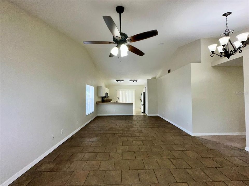 For Rent: $2,195 (3 beds, 2 baths, 1424 Square Feet)