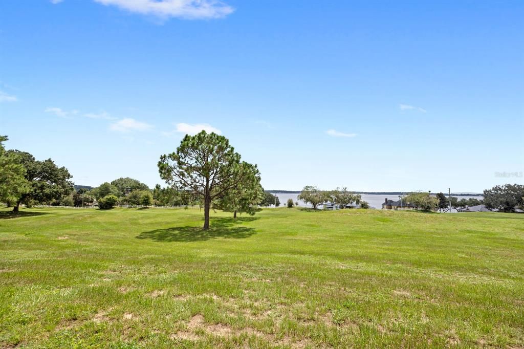 Active With Contract: $530,000 (3 beds, 3 baths, 2260 Square Feet)