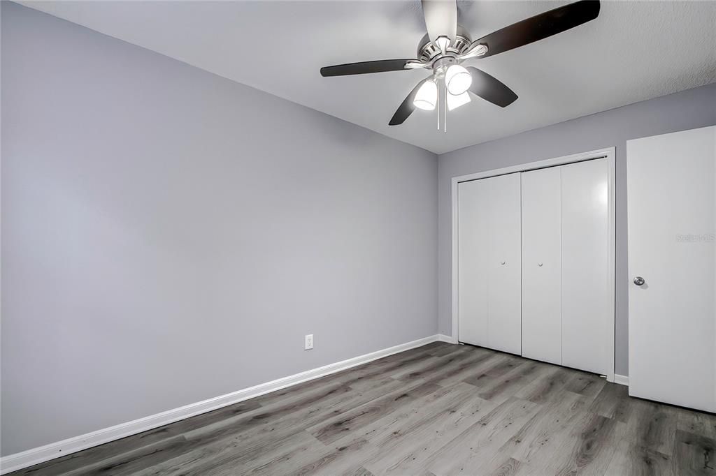 Active With Contract: $129,900 (2 beds, 1 baths, 856 Square Feet)