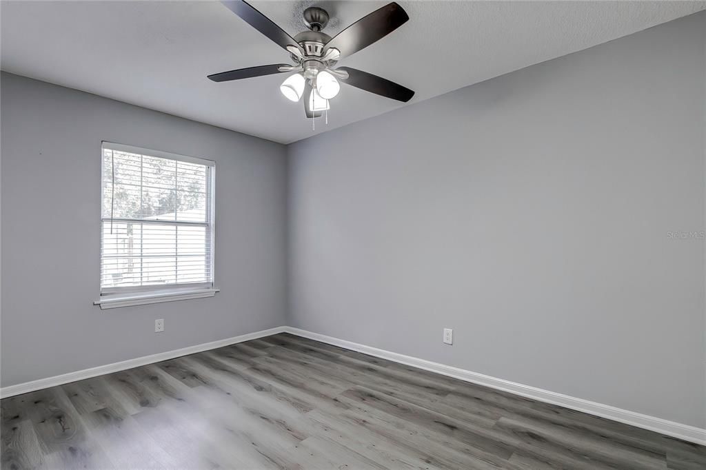 Active With Contract: $129,900 (2 beds, 1 baths, 856 Square Feet)