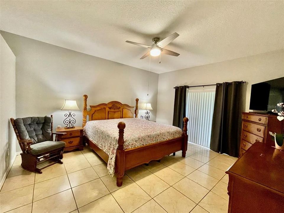 For Rent: $2,700 (4 beds, 2 baths, 2458 Square Feet)