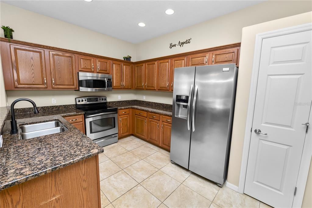 For Sale: $449,000 (4 beds, 2 baths, 1877 Square Feet)