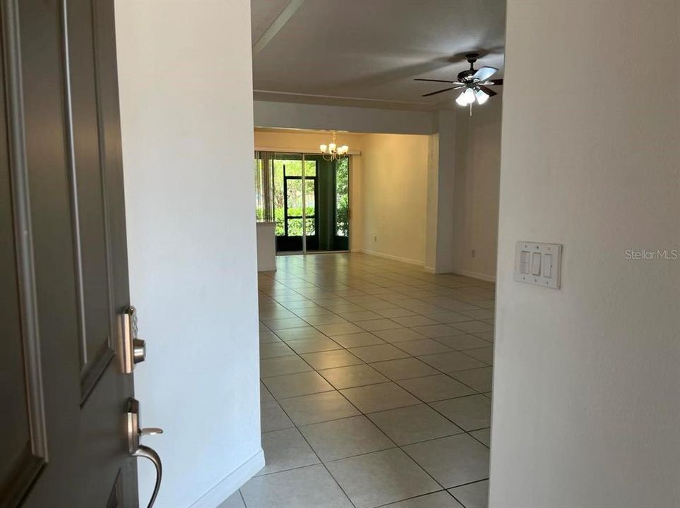 For Rent: $2,400 (3 beds, 2 baths, 1572 Square Feet)