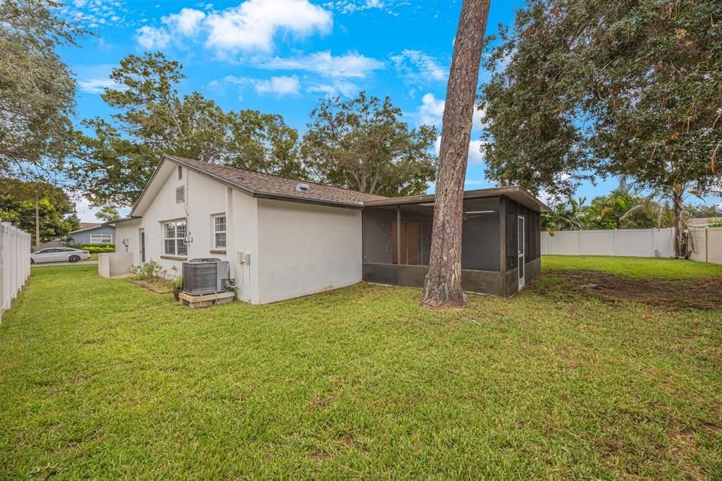 For Sale: $600,000 (4 beds, 2 baths, 1740 Square Feet)