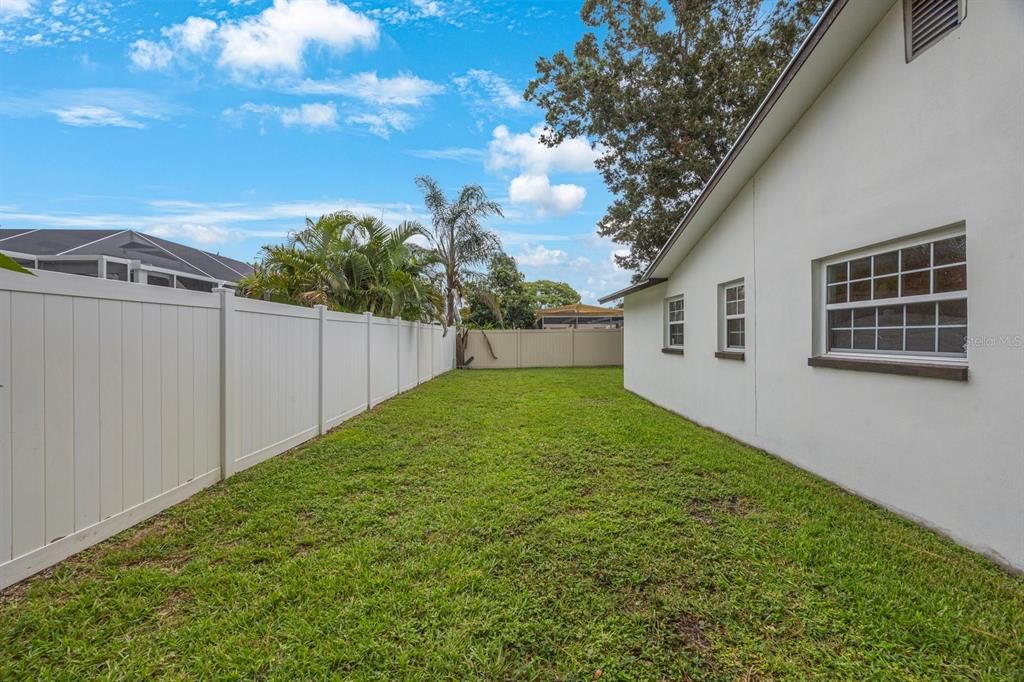 For Sale: $600,000 (4 beds, 2 baths, 1740 Square Feet)