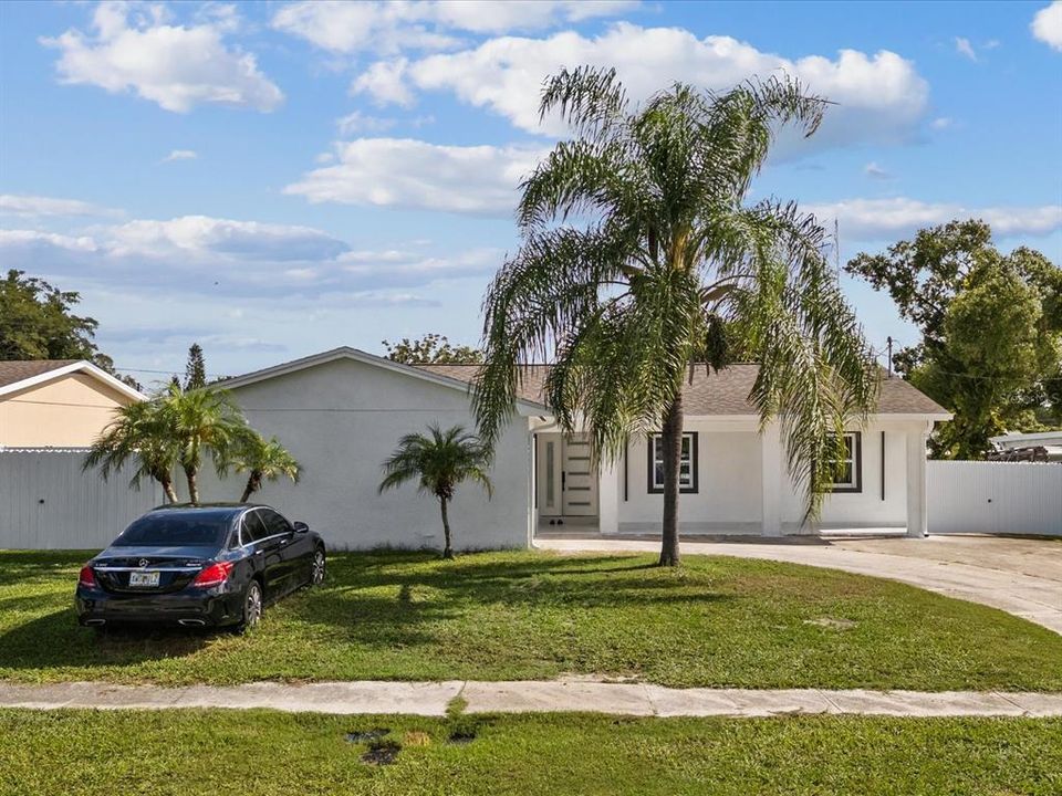 Active With Contract: $550,000 (3 beds, 2 baths, 1459 Square Feet)