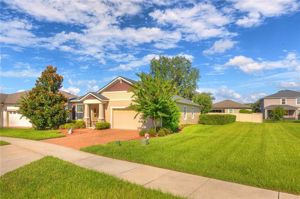 For Sale: $399,000 (3 beds, 2 baths, 1792 Square Feet)