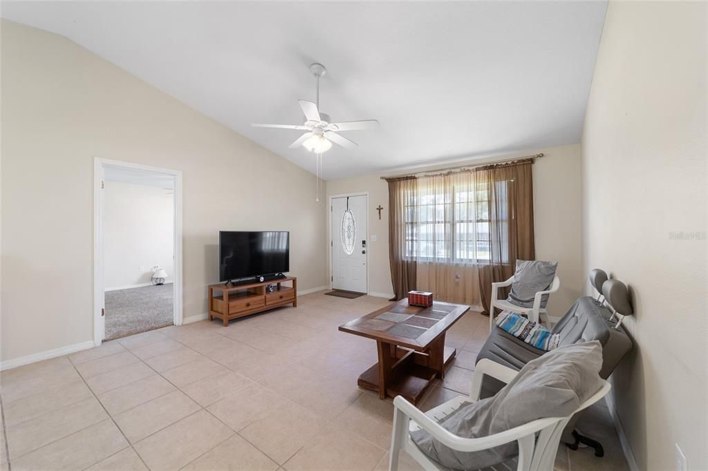 For Sale: $229,900 (3 beds, 2 baths, 1306 Square Feet)