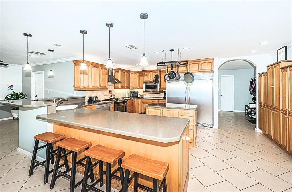 For Sale: $549,900 (4 beds, 2 baths, 2203 Square Feet)