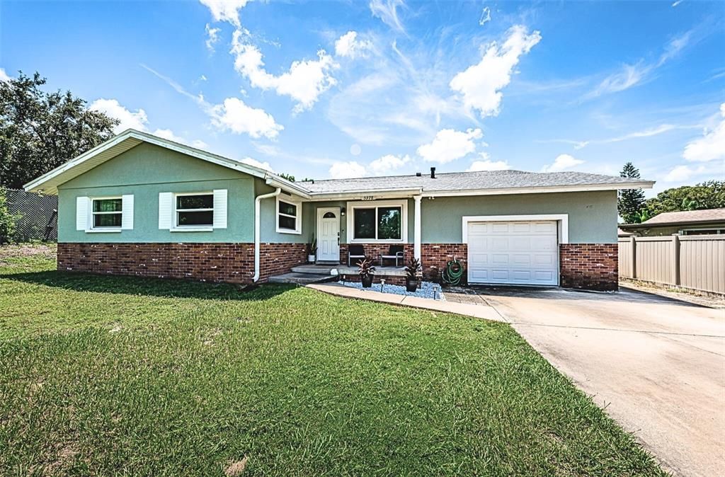 For Sale: $549,900 (4 beds, 2 baths, 2203 Square Feet)