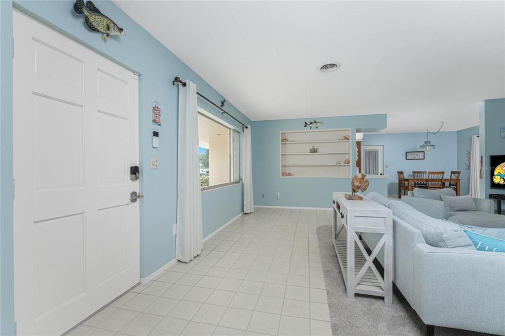 For Rent: $2,945 (2 beds, 2 baths, 1313 Square Feet)